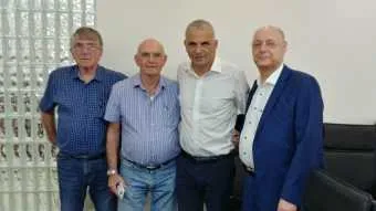 מימין: גד כהן, השר משה כחלון, שולי חסיד ויוסי טיין 