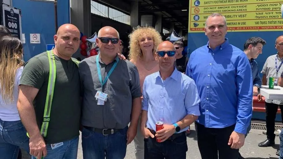 מימין: שי חיימוב (פורום IPL), ערן קוסובר (ממן), איריס זעירא (ממן), שרלי נחמיאס (ממן) ואיציק קירכילי (ממן) 