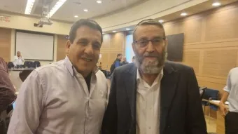 יו״ר ועדת הכספים משה גפני וגבי בן הרוש, יו״ר מועצת המובילים והמסיעים