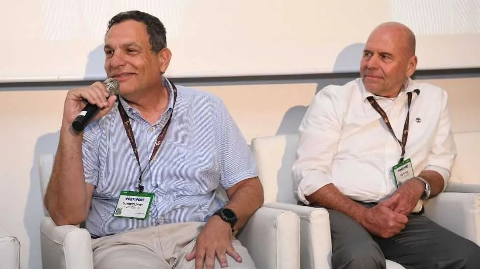 מנדי זלצמן, מנכ״ל חברת נמל חיפה, ואיציק בלומנטל, מנכ״ל חברת נמל אשדוד 