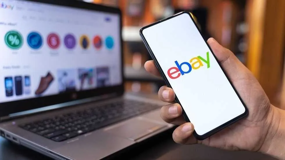 אתר eBay. שימש כפלטפורמה למוכרים ללא אתר