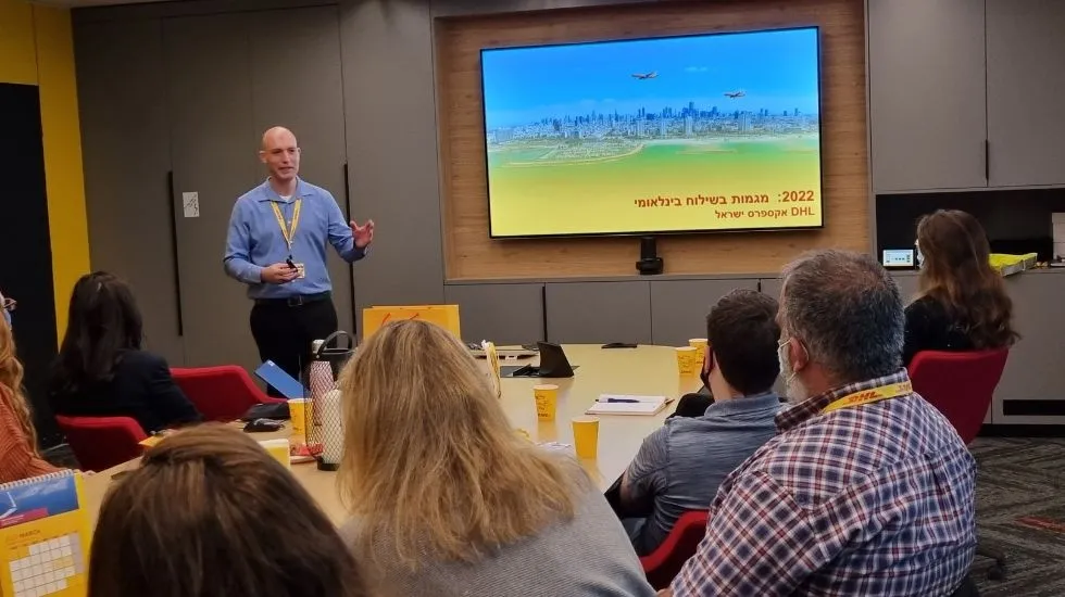 יונתן איבגי, סמנכ״ל סחר בחברת DHL אקספרס ישראל 
