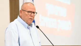 ארנון בר דוד, יו״ר ההסתדרות. על הממשלה לדאוג להוריד המחירים גם בדיור, בחשמל, בחינוך ועוד