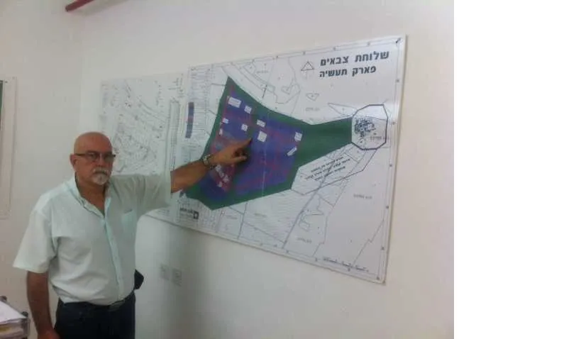 עזרא שמיר