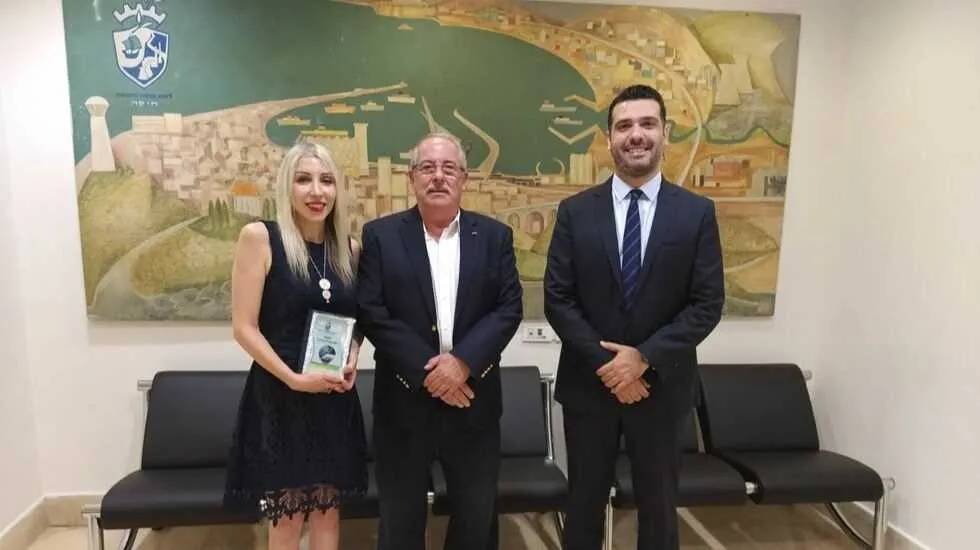 דוד קסטל עם שגרירת קפריסין והנספח המסחרי.  צילום: דפנה היינברג