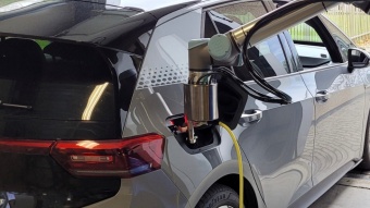 Autofuel מתרחבת למזה״ת עם מערכות תדלוק רובוטיות אוטומטיות